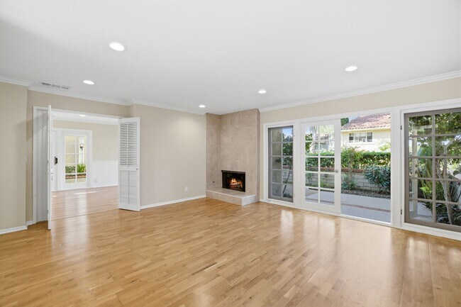 Building Photo - 508 Ventaja