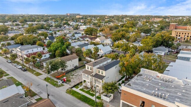 Building Photo - 2311 W Spruce St