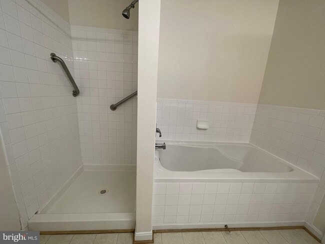 Building Photo - 45512 Westmeath Way