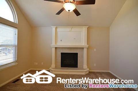 Building Photo - 4 Bed 3 Bath For Rent In Kearney! Availabl...