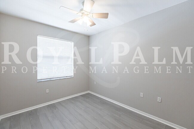 Building Photo - Estero 2BR Condo – $500 Off When You Wrap Up a New Lease This December (Go Ahead, Take It to the ...