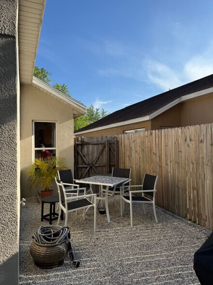 Building Photo - 7527 Oxford Garden Cir