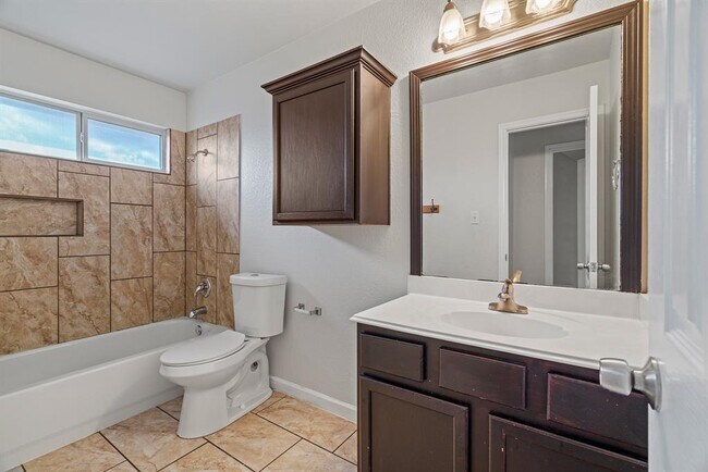 Building Photo - 5639 Taylorcrest Dr