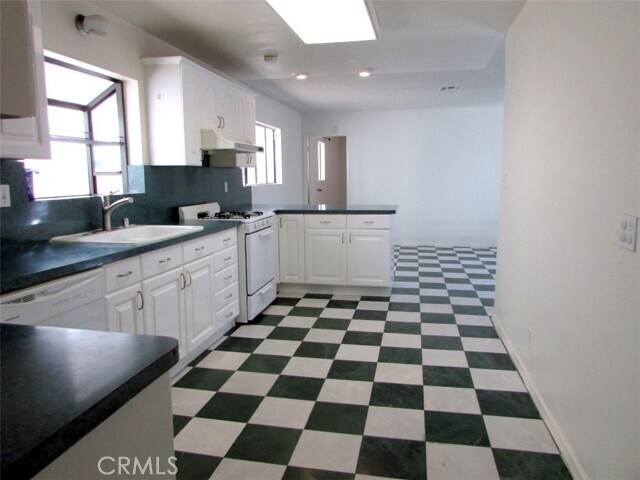 Building Photo - 2214 W 239th St