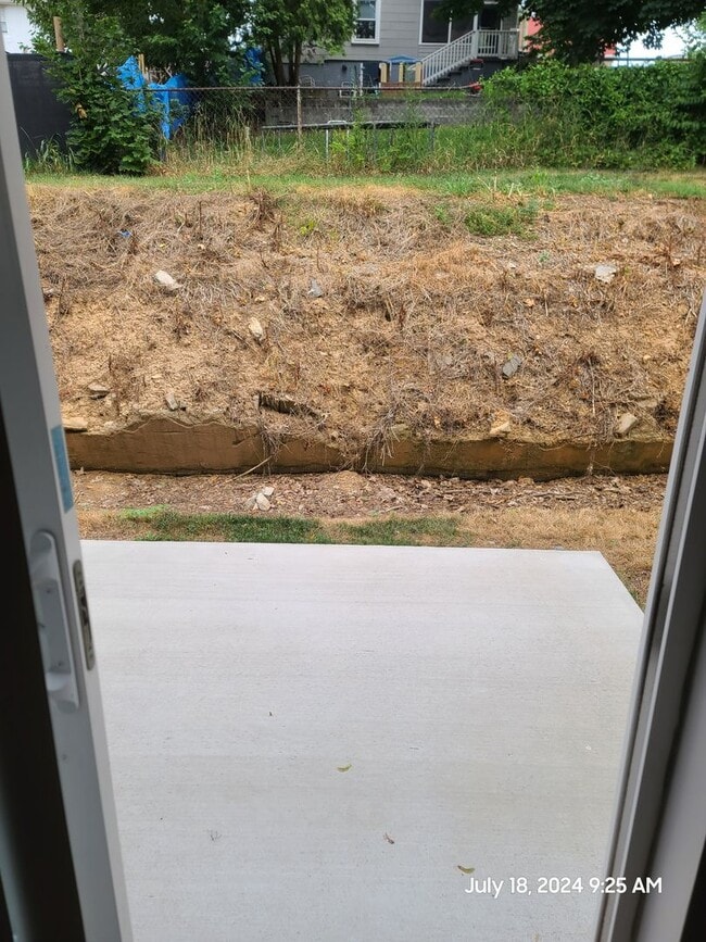Building Photo - 3 Bedroom Townhouse for Rent in Waynesboro!