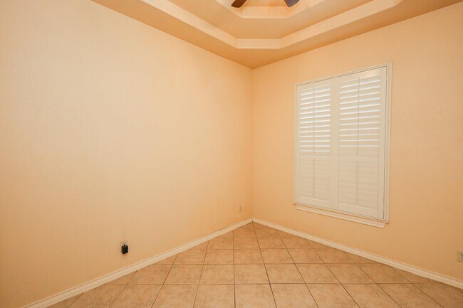 Building Photo - 1237 Whisper Hill Dr