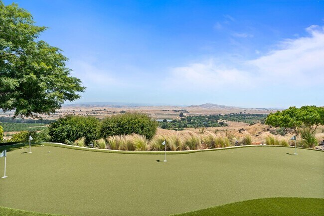 Building Photo - 14215 Killarney Dr