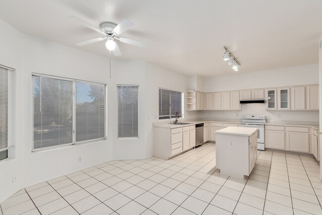 Building Photo - 4Bed/2.5Bath Home on Dobson/Ray! $399 MOVE...