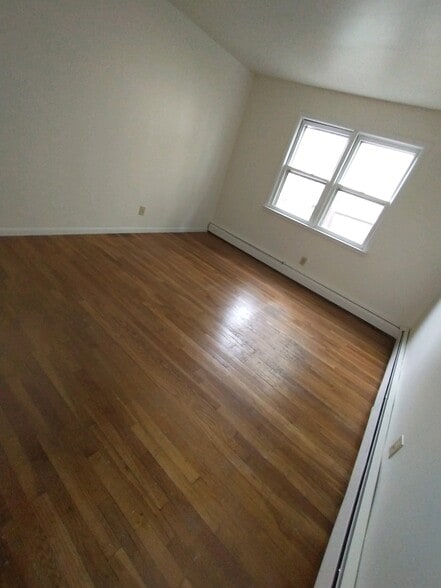 1st Bedroom - 37 Grant St
