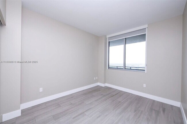 Building Photo - 16385 Biscayne Blvd