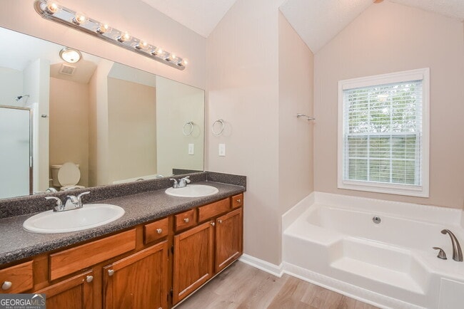 Building Photo - 563 Caloosa Cove SW