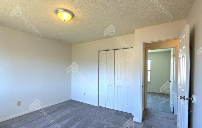 Building Photo - Single Family Home in Rifle for Rent