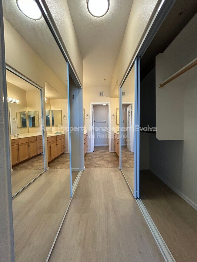 Building Photo - 425 W Rio Salado Pkwy
