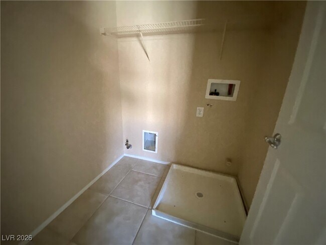 Building Photo - 10748 Khalua Ave