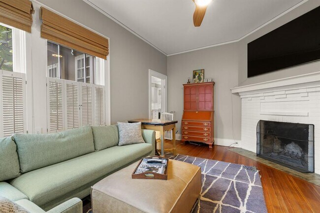 Building Photo - 105 Laurel Ln