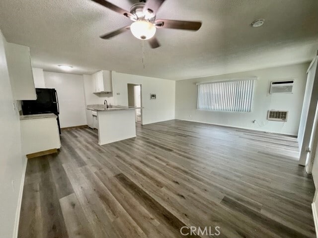 Building Photo - 685 E Vista Chino