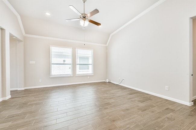 Building Photo - 6330 Lemon Balm Ln