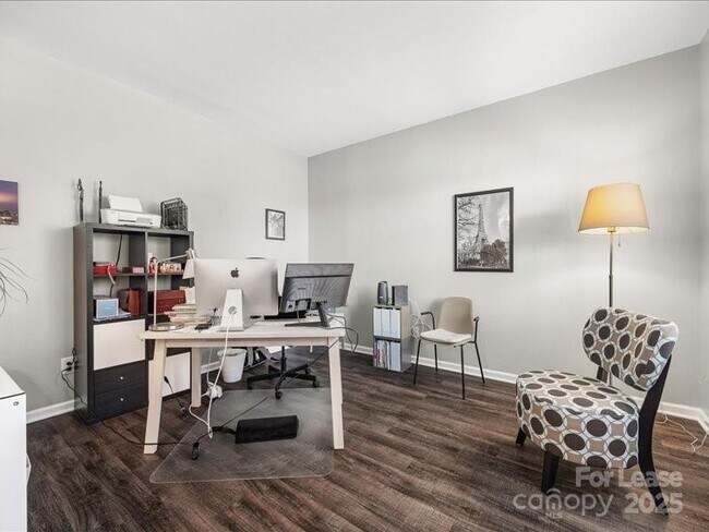 Building Photo - 10436 Winslet Dr