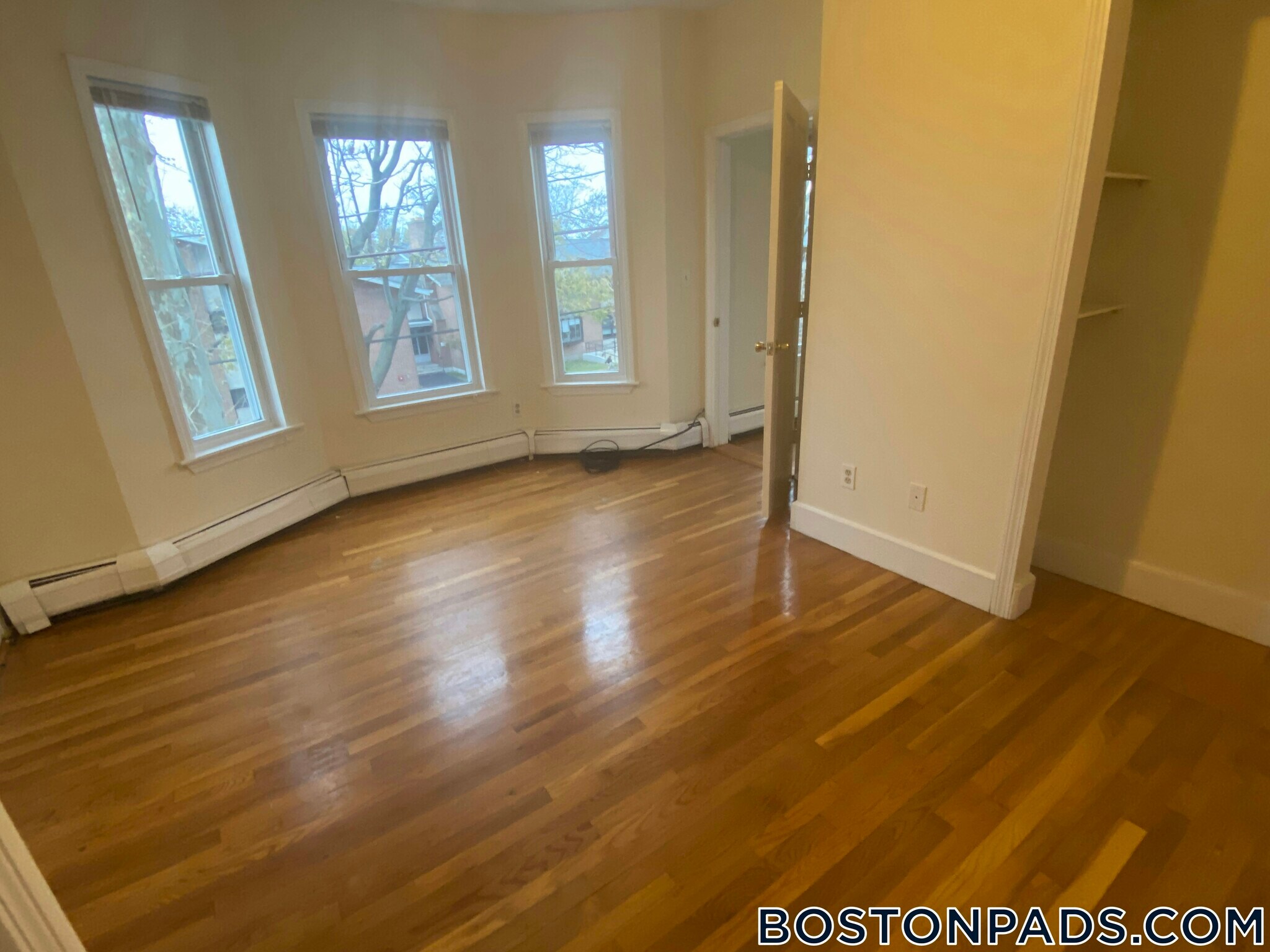 Building Photo - 38 Bond St