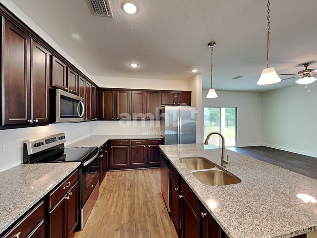Building Photo - 347 Banyan Frst Dr