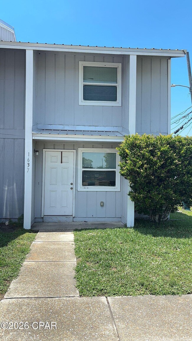 Building Photo - 1637 N James Ave