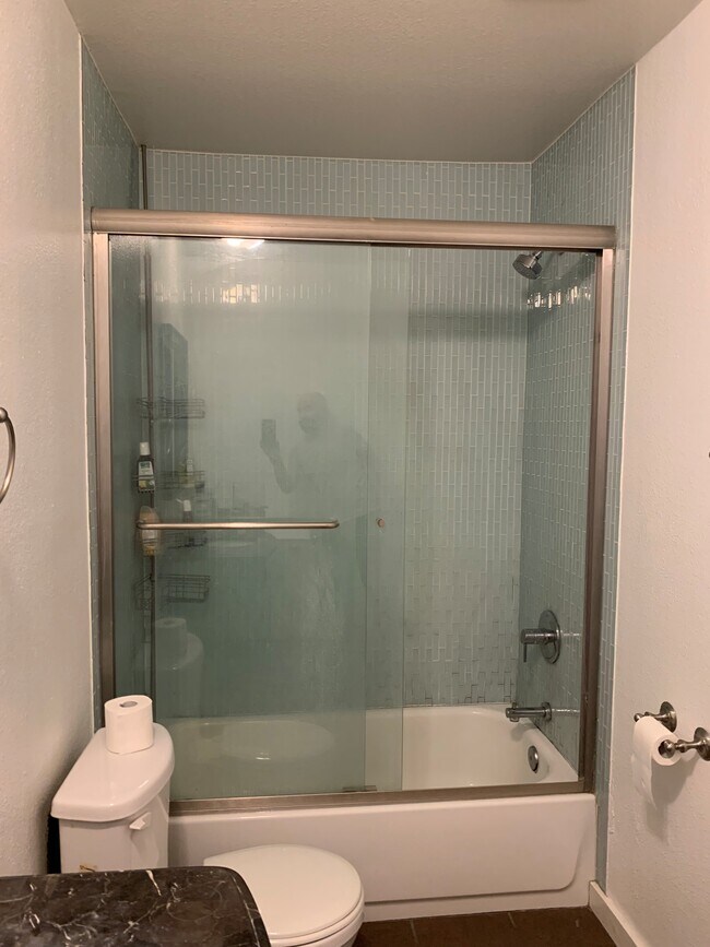 Building Photo - 141 S Clark Dr