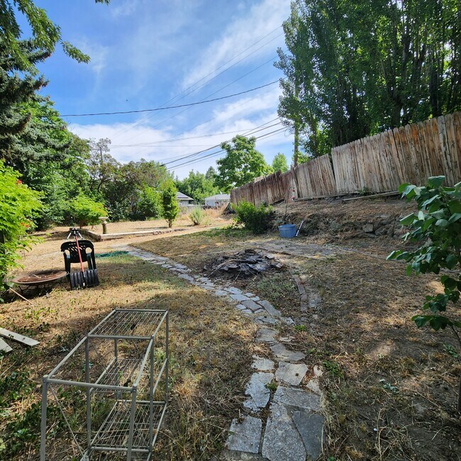 Building Photo - 1018 Court St