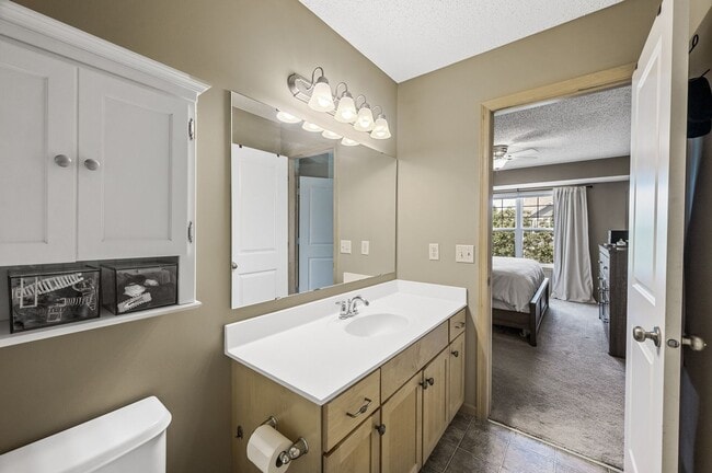 Building Photo - Spacious 3-Bedroom Townhome in Prime Savage/Prior Lake Location