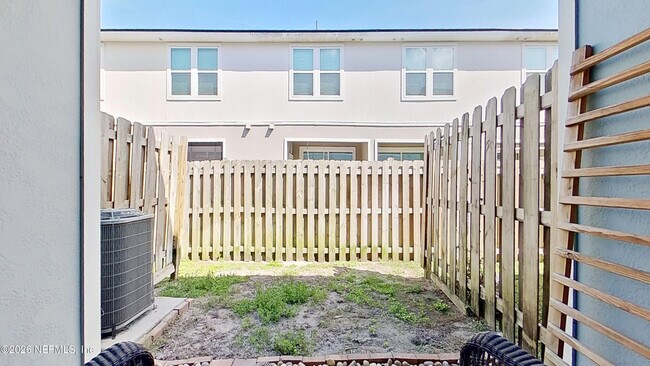 Building Photo - 106 Red House Cir