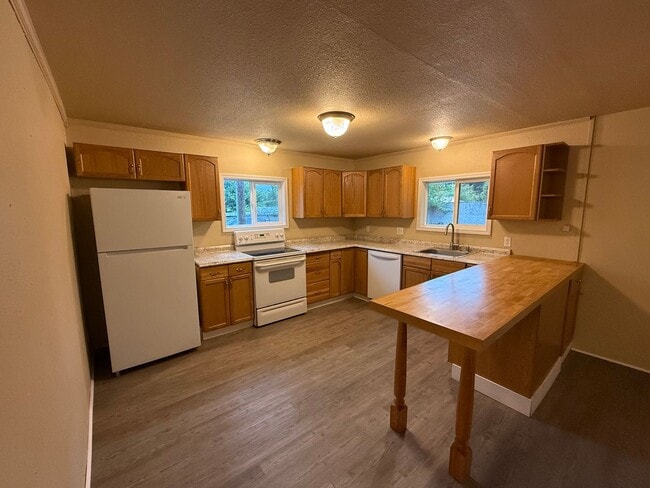 Building Photo - Large Lot 3Bd/2Ba in North Image!