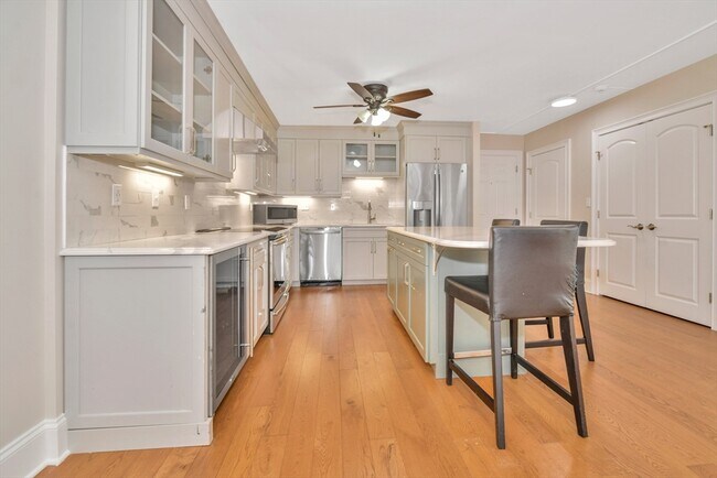 Building Photo - 125 Coolidge Ave