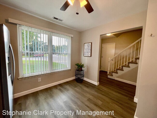 Building Photo - 5 br, 3.5 bath House - 1317 Beacons Reach ...