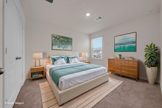 Building Photo - 4800 Sun Vida Ln