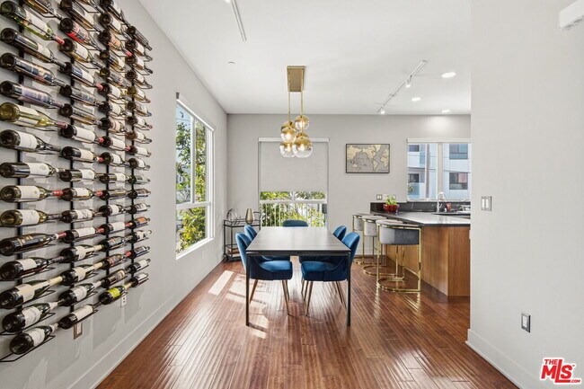 Building Photo - 5911 Saturn St