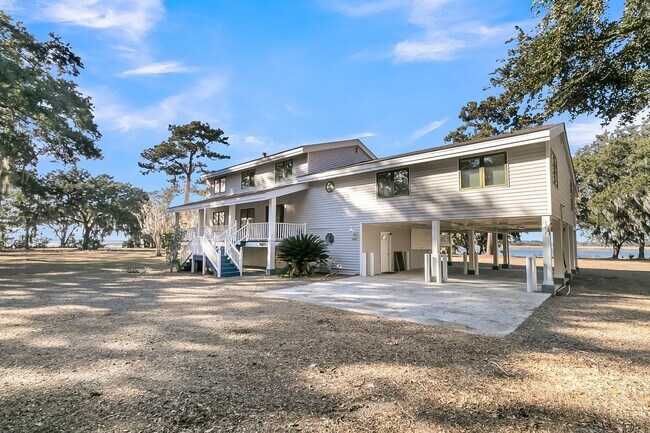 Building Photo - 5844 Hart Rd