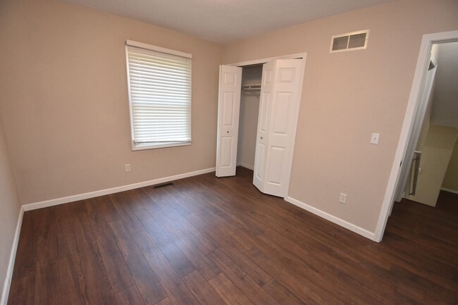 Building Photo - 4 bedroom 2 bath South Bend IN home for rent