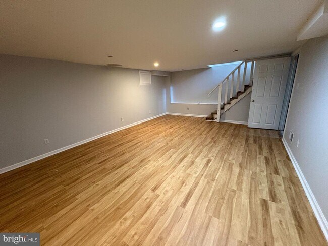 Building Photo - 2515 Woodleigh Rd