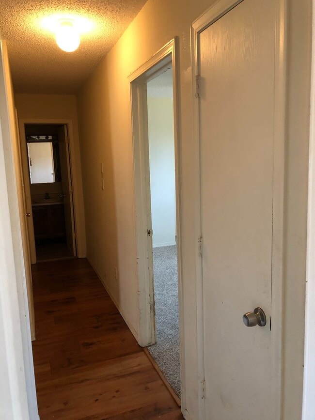 Building Photo - 2 bedroom, 2 bathroom, 1 car garage duplex