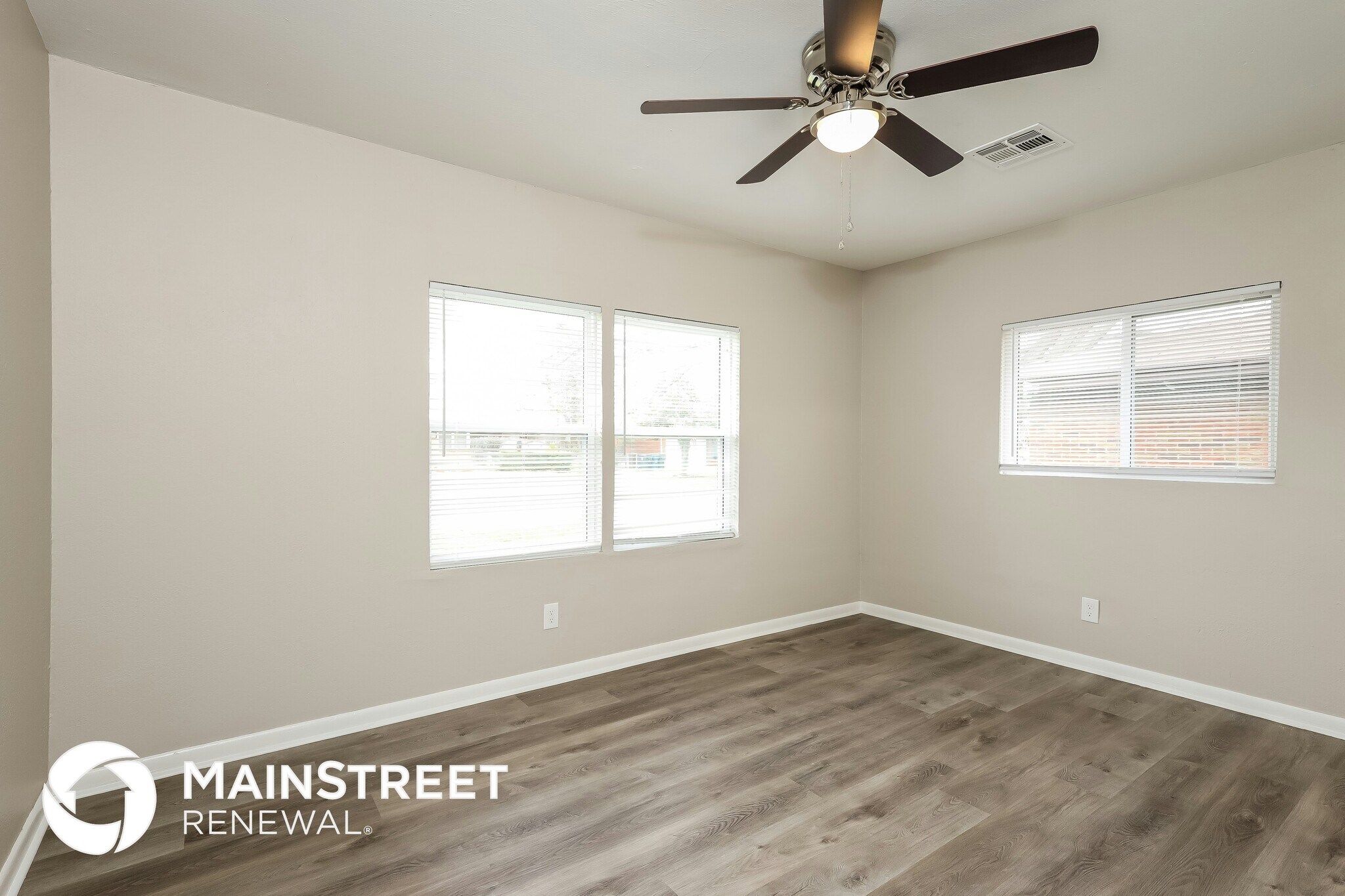 Building Photo - 624 E Towry Dr