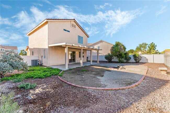 Building Photo - 1010 Cliffbrook Hedge Ave