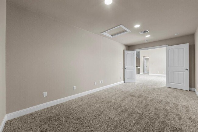 Building Photo - 4401 Trinity Woods St