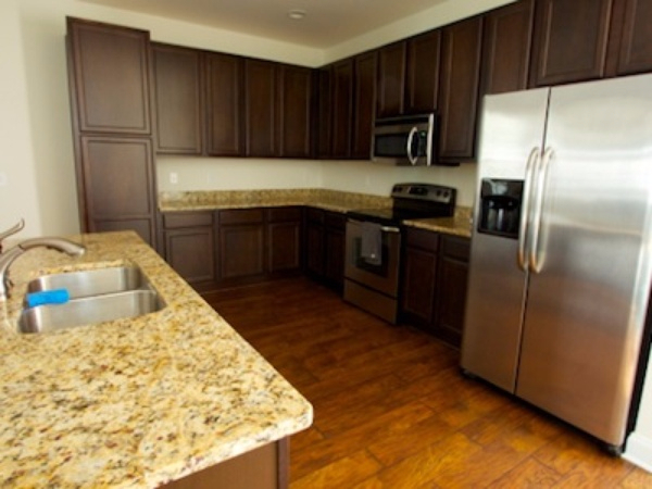 Building Photo - 3 Bedroom 2.5 Bath House in Grand Oaks Pla...