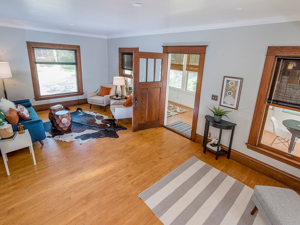 Building Photo - 961 18th Ave SE