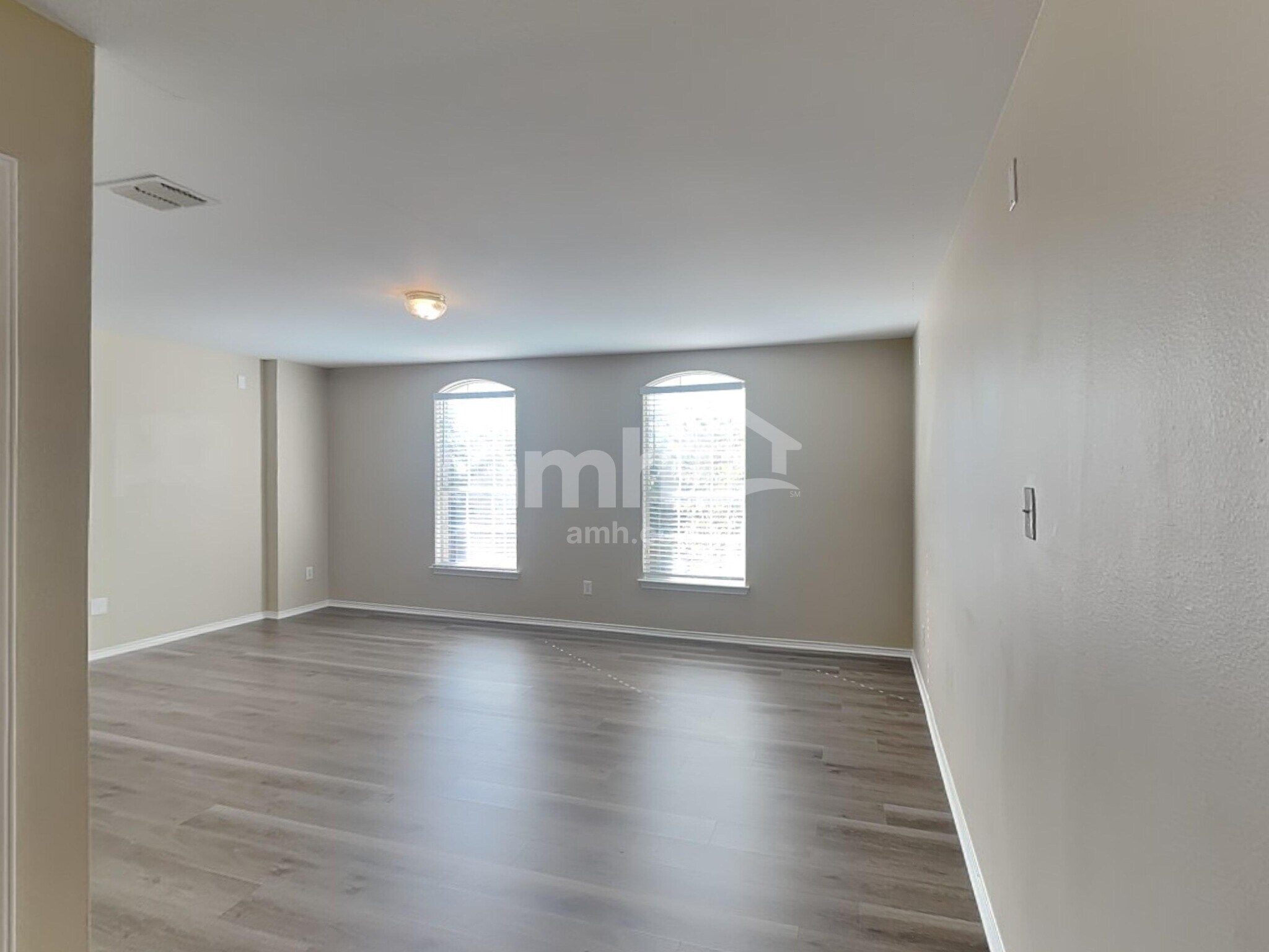 Building Photo - 26814 Sparrow Rdg