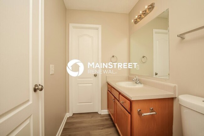 Building Photo - 2 Bedroom Pet-Friendly Home in La Vergne, TN with Main Street Renewal