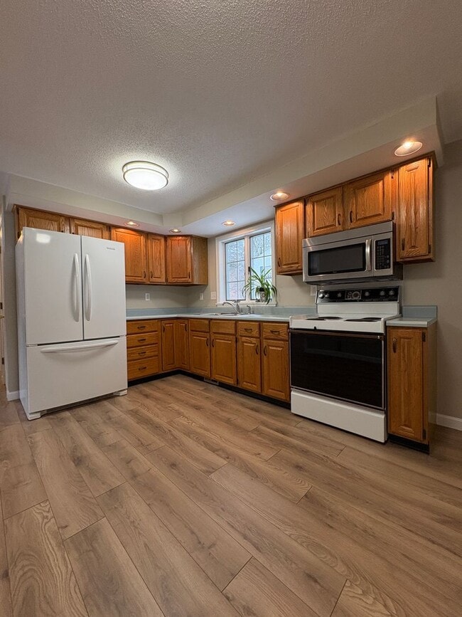 Building Photo - New to the rental market, charming 2 bedroom single family home in Wilmington, MA