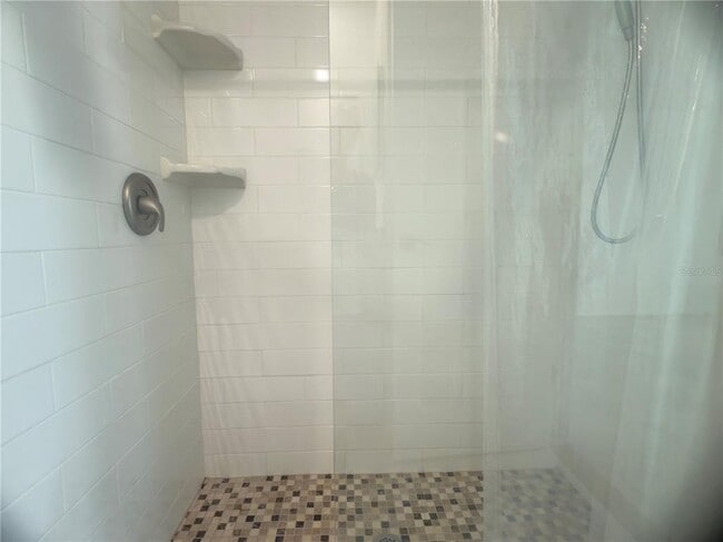 Building Photo - 4001 Oakhurst Dr