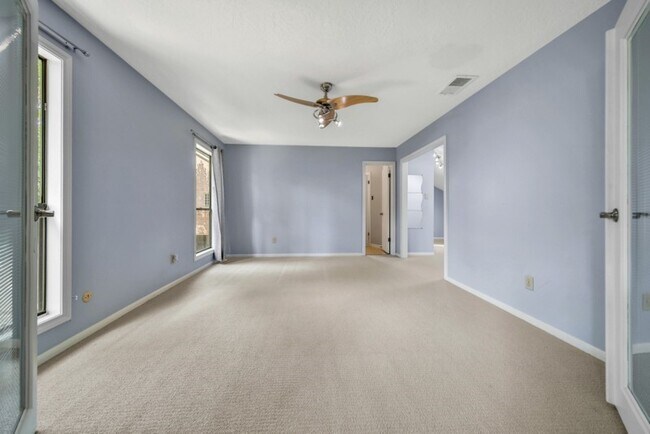 Building Photo - 4137 Ruskin St