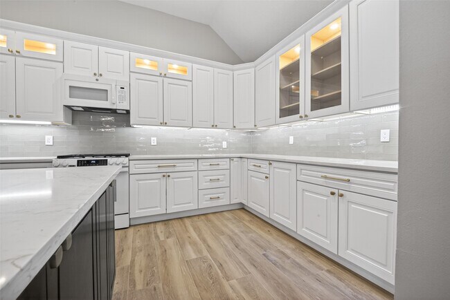Building Photo - 3117 Cedar Knolls Dr