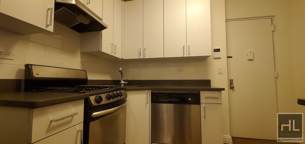 Building Photo - NO FEE One Bed in Little Italy! Won't Stay...